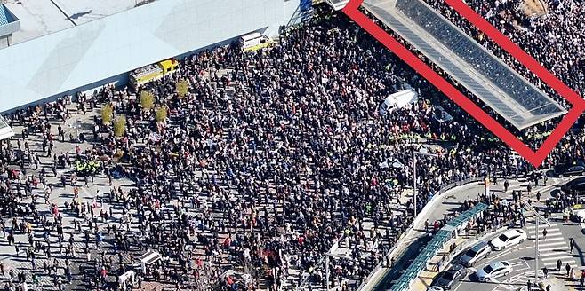 지난 2월8일 오후 동대구역 광장에서 개신교 단체 세이브코리아가 연 국가비상기도회 모습. 연합뉴스