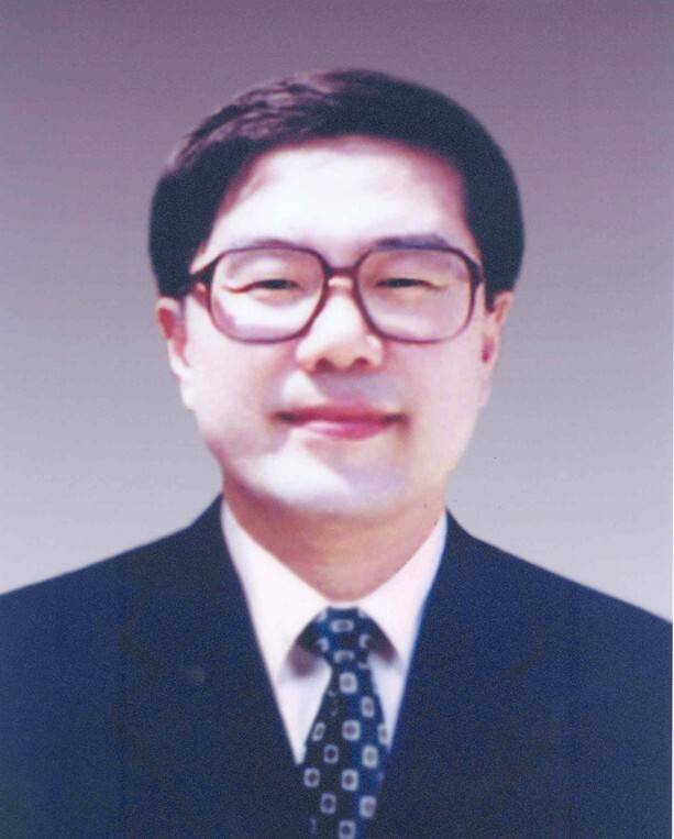 1980년대 초 민청련 총무 시절의 고인. 필자 제공