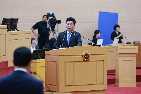 이철 전남도의회 부의장이 도정질의를 하고 있다. [사진=전남도의회]