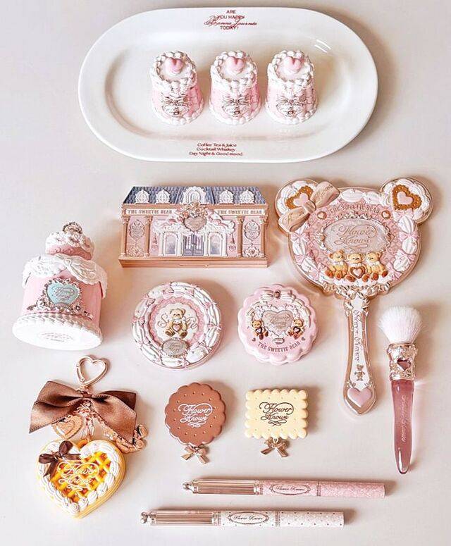 중국 뷰티 브랜드 '플라워 노즈'(Flower Knows)는 한국 공식 인스타그램을 열고 다음 달 자사 사이트 오픈을 예고했다. 플라워 노즈 인스타그램 캡처