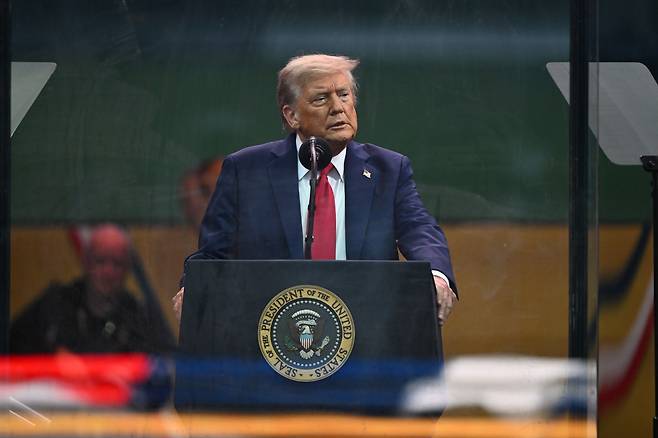 도널드 트럼프 미국 대통령이 지난 14일(현지시간) 워싱턴DC에서 열린 미 육군 250주년 기념 퍼레이드에서 연설을 하고 있다. [UPI]