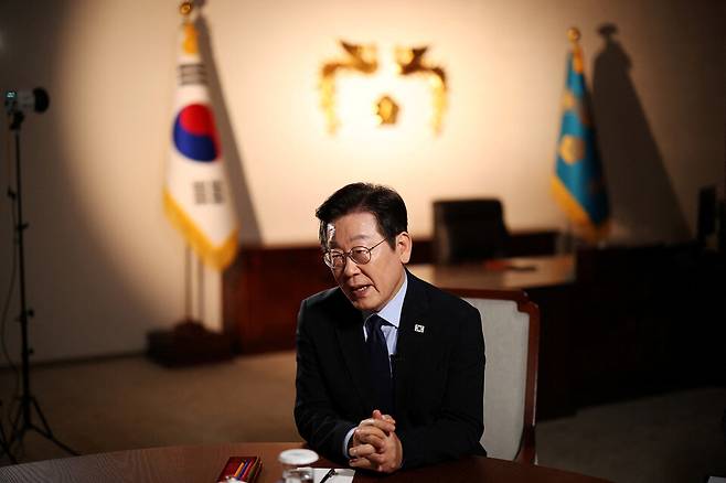 로이터와 인터뷰하는 이재명 대통령 ⓒ로이터=연합뉴스