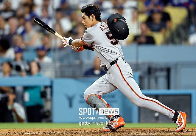 ▲ 8월부터 9월 초까지 뜨거운 타격감을 보여주던 이정후는 최근 좌완 상대로는 벤치에서 경기를 시작하는 일이 많아지고 있다