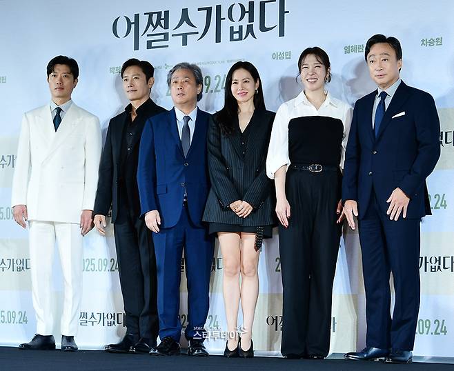 박희순, 이병헌, 박찬욱 감독, 배우 손예진, 염혜란, 이성민. 사진|강영국 기자