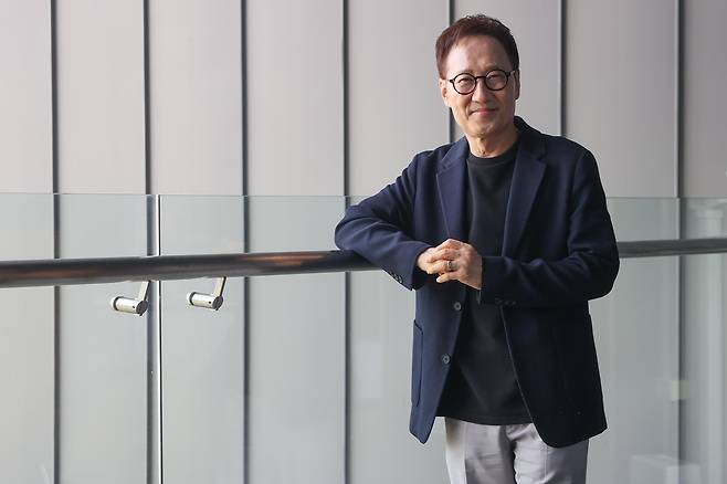 가수 유열 (서울=연합뉴스) 류효림 기자 = 가수 유열이 최근 서울 시내의 한 호텔에서 연합뉴스와 인터뷰하며 포즈를 취하고 있다. 2025.9.22     ryousanta@yna.co.kr