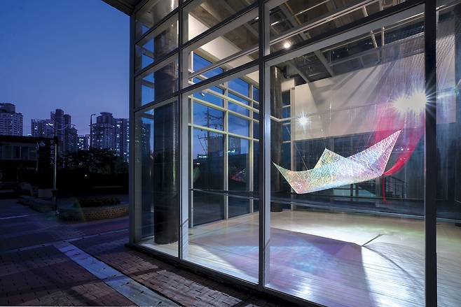 김선경 전 ‘無와 有의 경계에서’ 전시장 모습. /봉산문화회관 제공