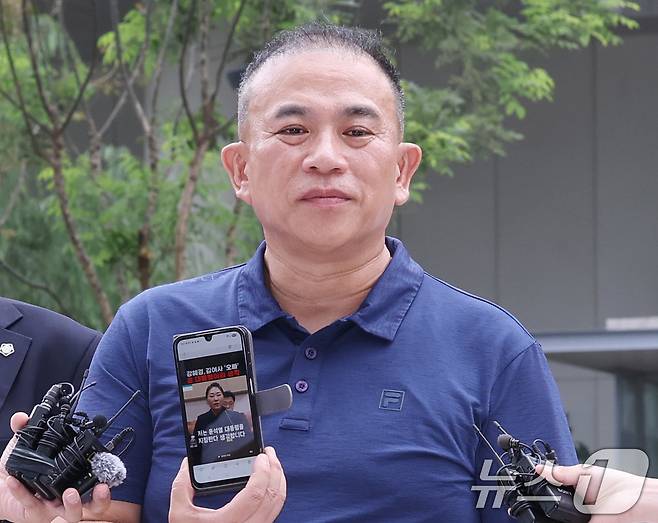 공천개입 의혹을 받는 ‘정치 브로커’ 명태균씨가 31일 오전 서울 종로구에 마련된 김건희 특검팀(특별검사 민중기) 사무실로 조사를 받기 위해 출석하고 있다. 2025.7.31/뉴스1 ⓒ News1 박지혜 기자