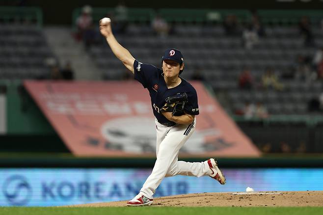 두산 곽빈이 22일 인천SSG랜더스필드에서 열린 2025 KBO리그 정규시즌 SSG전에서 역투하고 있다. 사진 | 두산 베어스