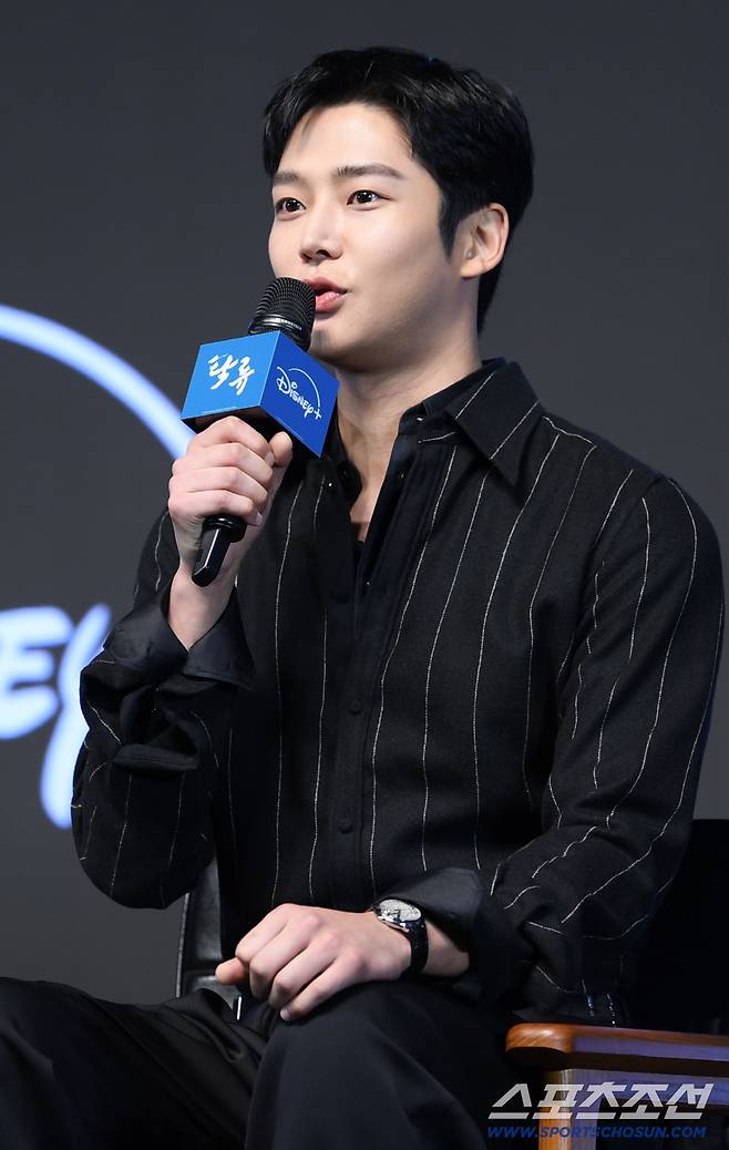 디즈니+ '탁류' 제작발표회가 23일 서울 강남구 논현동 엘리에나 호텔에서 열렸다. 로운이 인터뷰를 하고 있다. 논현동=박재만 기자 pjm@sportschosun.com/2025.09.23/