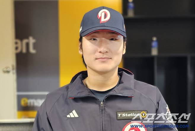 두산 베어스 곽빈이 22일 인천 SSG전서 승리투수가 된 뒤 인터뷰를 하고 있다. 인천=권인하 기자