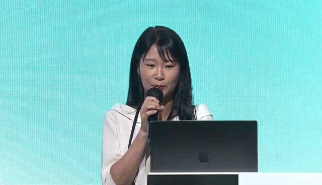 이은혜 카카오 보이스톡, 페이스톡, 보이스룸 담당이 23일 '이프 카카오 25'에서 새로운 보이스톡 기능을 설명하고 있다.