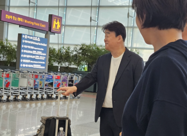 출국길에 오른 백종원 더본코리아 대표. 연합뉴스