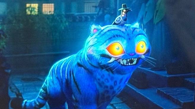 넷플릭스 애니메이션 ‘케이팝 데몬 헌터스(케데헌)’ 속 호랑이(더피)와 까치(수지). /넷플릭스