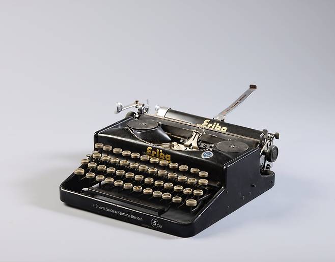 에리카 No. 5 타자기. 히긴스가 전장에서 사용한 것과 동일한 기종의 타자기다. 김점석 KTV 전문위원 소장. /인천시립박물관