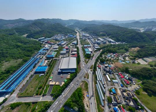 계룡산업단지 전경. 계룡시 제공