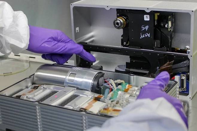 연구진이 우주에서 줄기세포를 연구하기 위해 만드는 휴대폰 크기의 생물반응기. 샌포드줄기세포연구소 제공