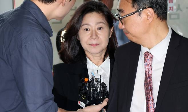 이노공 전 법무부 차관이 23일 오전 서울 서초구 이명현 순직해병 특별검사팀 사무실에 조사받기 위해 출석하고 있다. 이 전 차관은 채상병 사망사건 관련 수사외압 의혹의 핵심 피의자였던 이종섭 전 국방부 장관의 해외 도피를 도운 혐의(범인도피·직권남용)로 고발됐다. 류우종 기자 wjryu@hani.co.kr