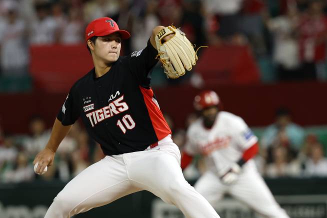 23일 인천 SSG전에 선발 등판한 오른손 투수 김태형. KIA 제공