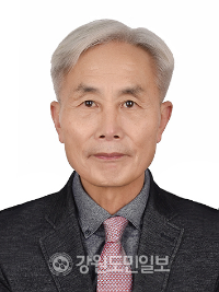 ▲ 이완재 서예가