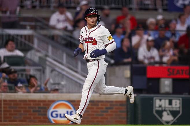 애틀랜타 브레이브스 김하성이 10경기 연속 안타와 호수비로 팀의 대승을 이끌었다. 사진은 애틀랜타에서 활약 중인 김하성의 모습. /사진=로이터