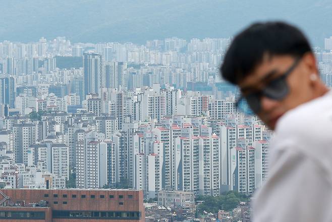 서울 남산에서 바라면 서울 시내 아파트 단지. [연합]