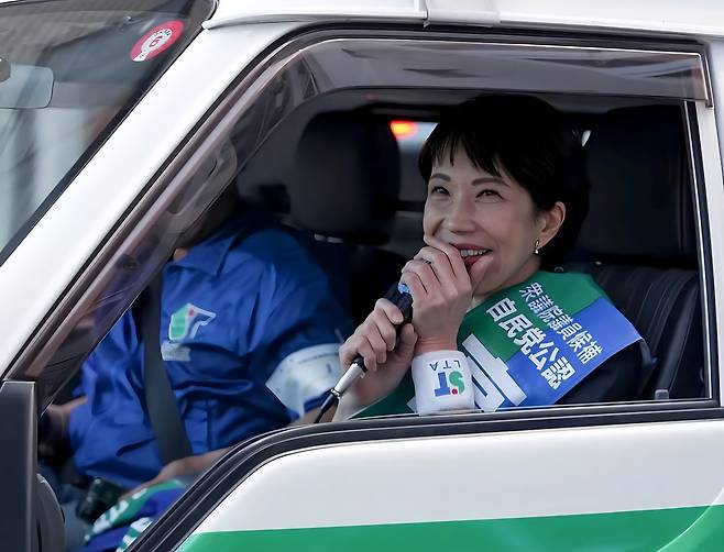 지난 2024년 10월 일본 중의원 총선거를 앞두고 유세하는 다카이치 사나에 전 경제안보상[다카이치 사나에 인스타그램 캡처]