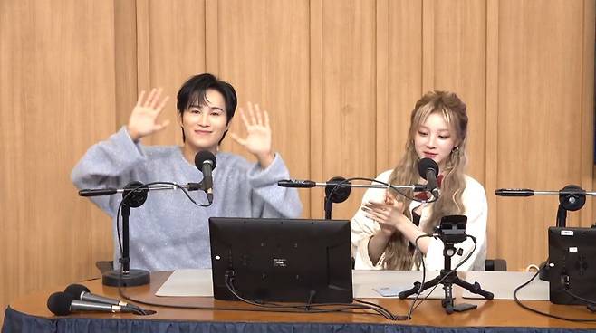 왼쪽부터 김희재, 우기 (사진=SBS 파워FM ‘두시탈출 컬투쇼’ 캡처)