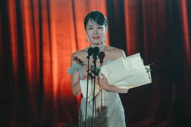 KT스튜디오지니