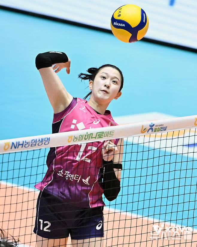 [서울=뉴시스]여자배구 흥국생명 이다현. (사진=KOVO 제공)