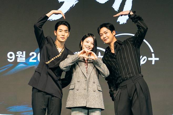 좌측부터 배우 박서함, 신예은, 로운. 월트디즈니 컴퍼니 코리아 제공