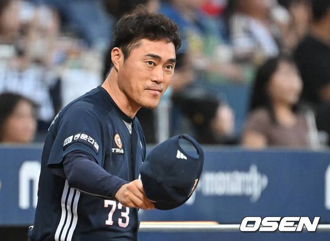 [OSEN=창원, 이석우 기자] 두산 베어스 조성환 감독 대행 073 2025.09.05 / foto0307@osen.co.kr