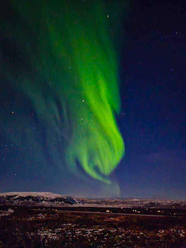 오로라. 신들의 춤인가, 요정들의 댄스인가, 초록 옷자락을 휘날리는 승무인가! 오로라는 갑자기 나타나, 나풀나풀 한바탕 춤을 추고, 홀연히 사라진다. 만남은 순간적이지만, 기억에 영원히 각인된다. 사진 박진철