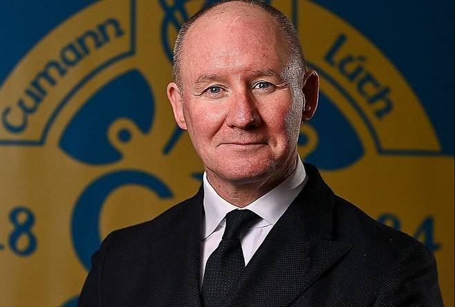 11월 치러지는 아일랜드 대통령 선거에 중도·우파 공화당&nbsp;후보로 출마한 짐 개빈.&nbsp;팔레스타인 무장 정파 하마스는 테러 집단으로, 향후 팔레스타인 정부 수립에서 배제돼야 한다는 입장이다. SNS 캡처