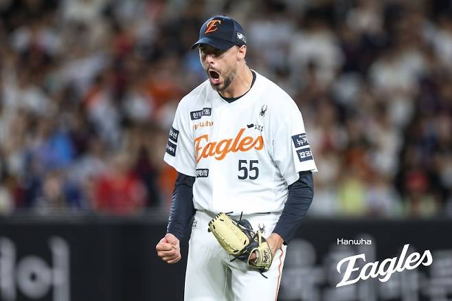 한화 이글스 라이언 와이스가 지난달 13일 대전 한화생명볼파크에서 열린 2025 KBO리그 정규시즌 롯데 자이언츠와의 홈 경기에서 포효하고 있다. 한화 이글스 제공