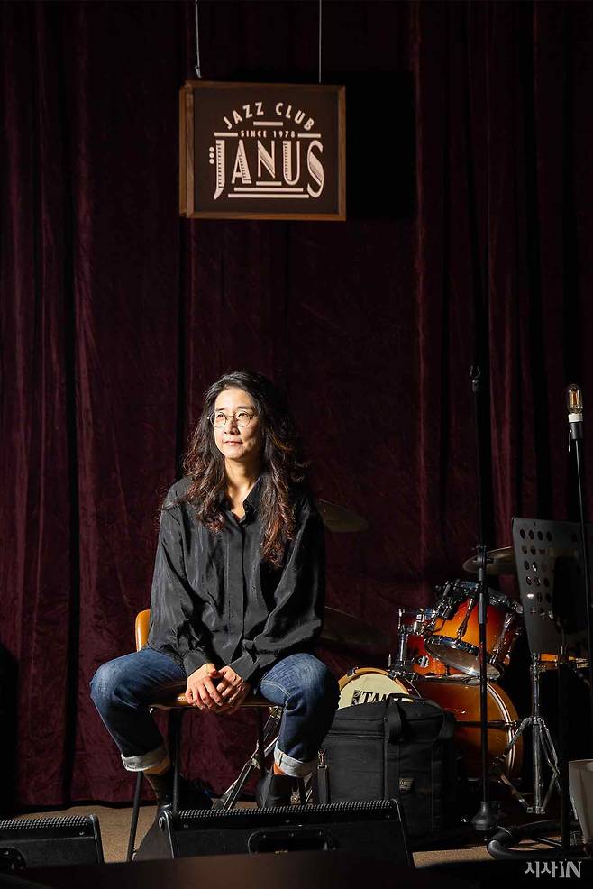 재즈 디바 말로가 서울 광화문에 재개장하는 재즈클럽 야누스 무대에 섰다. ⓒ시사IN 신선영