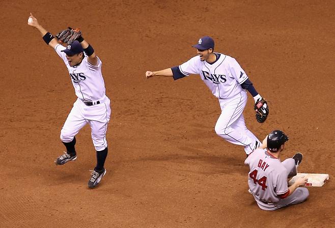 2008년 아메리칸리그 챔피언십시리즈 7차전에서 보스턴 레드삭스를 꺾고 월드시리즈 진출에 성공하자 기뻐하는 탬파베이 선수들.  게티이미지코리아