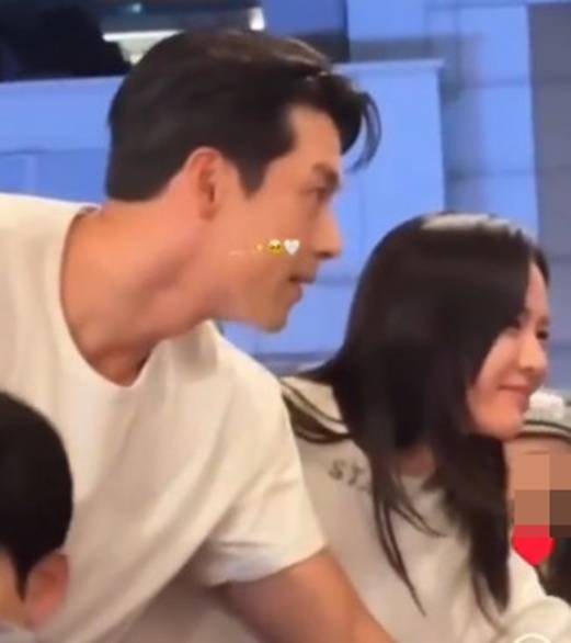 왼쪽부터 현빈, 손예진 /사진=X 캡처