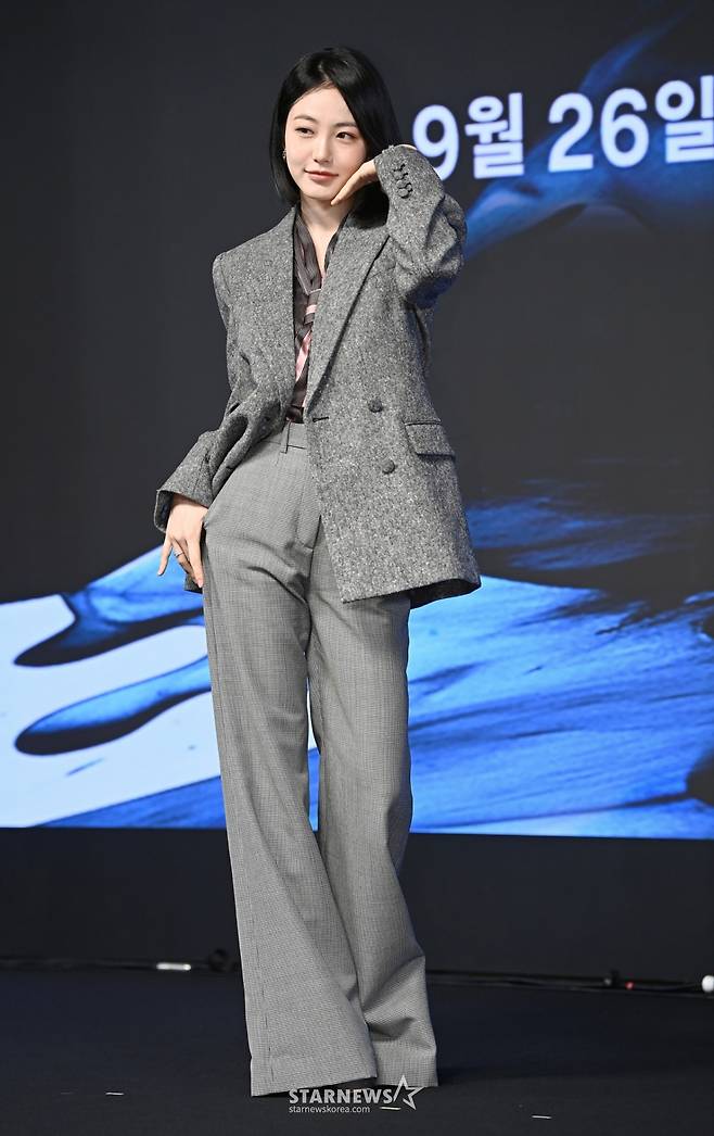 배우 신예은이 23일 서울 강남구 엘리에나호텔에서 열린 디즈니+ '탁류' 제작발표회에 참석해 포즈를 취하고 있다. /2025.09.23 /사진=김휘선 hwijpg@