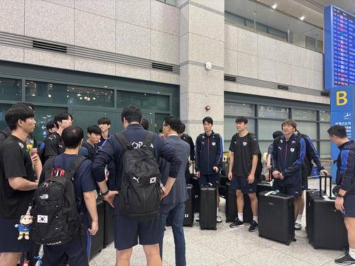 지난 19일 인천공항을 통해 귀국한 남자배구 대표팀 [대한배구협회 제공. 재판매 및 DB 금지]