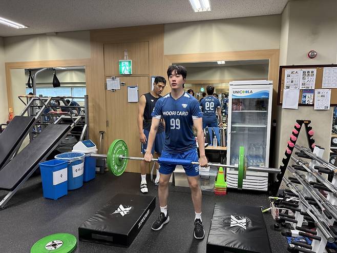 소속팀 우리카드에 복귀해 체력 훈련 중인 김지한 [우리카드 배구단 제공. 재판매 및 DB 금지]