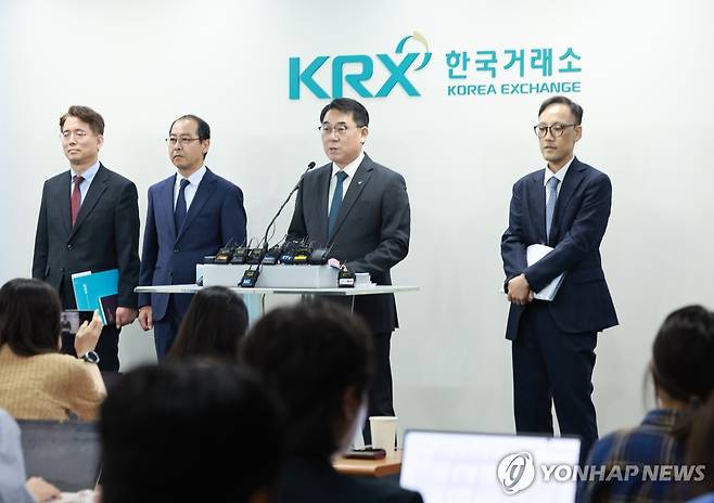 주가조작 근절 합동대응단 브리핑 (서울=연합뉴스) 홍해인 기자 = 주가조작 근절 합동대응단 이승우 단장이 23일 서울 영등포구 한국거래소 서울사무소에서 열린 브리핑에서 발언하고 있다. 2025.9.23 hihong@yna.co.kr