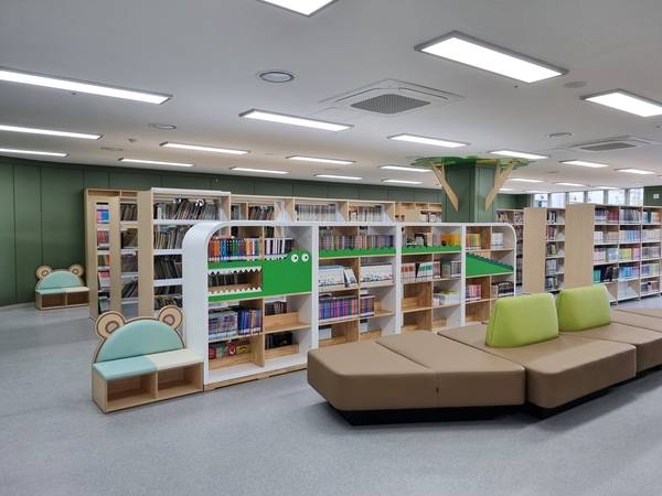 어린이 도서관에 쓰인 다나의 가구. /다나 제공