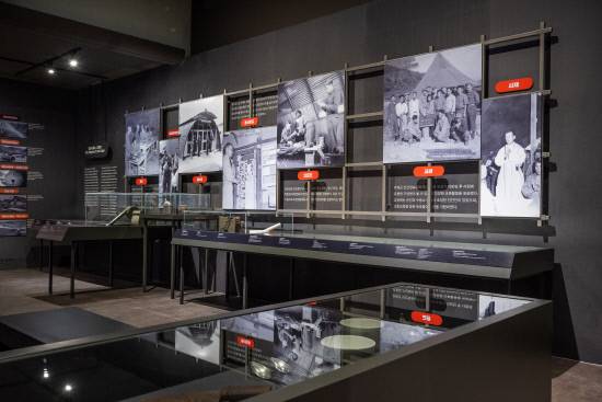 거제포로수용소유적공원 유적박물관 내부 모습. 사진=거제해양관광개발공사