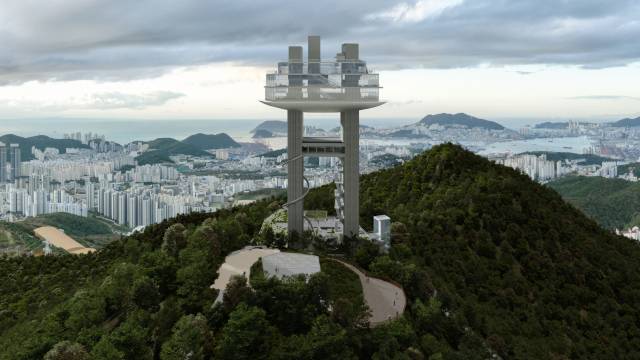 황령산 정상에 들어설 봉수 전망대의 조감도. 대원플러스 제공