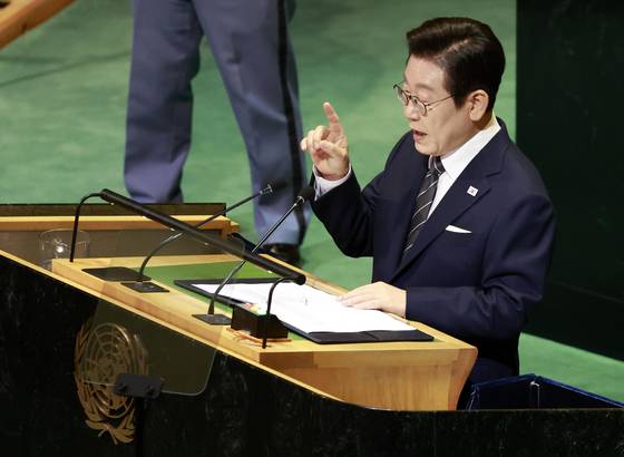 미국 뉴욕 유엔본부 총회장에서 기조연설을 하는 이재명 대통령 〈출처=연합뉴스〉