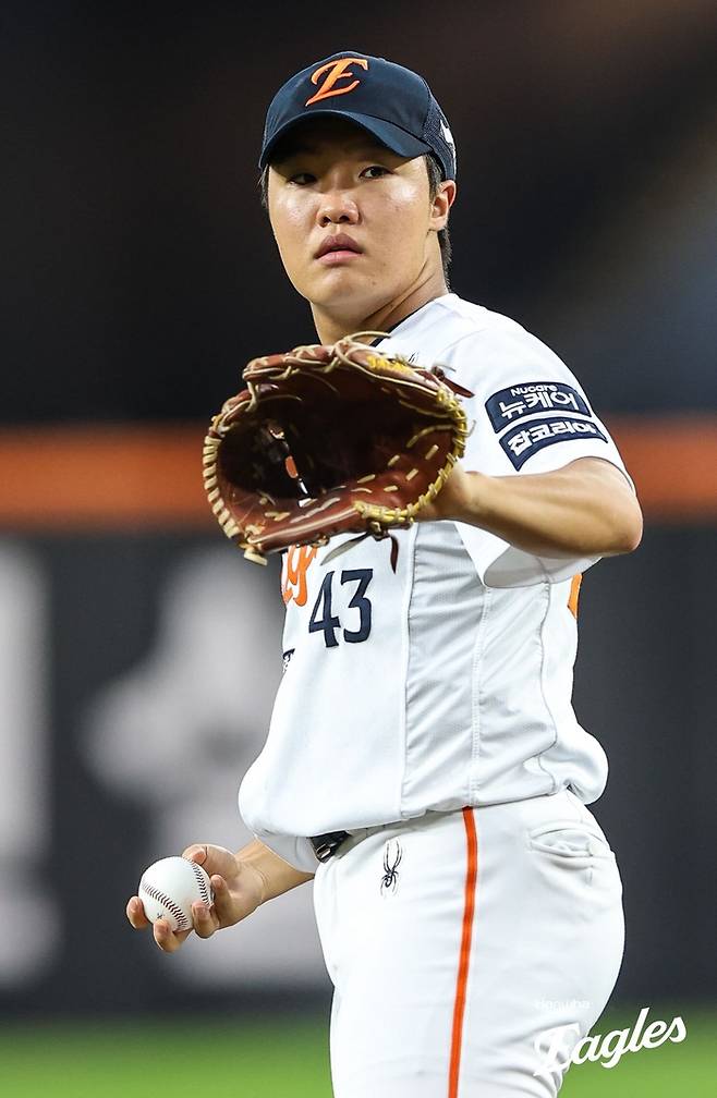 정우주가 15일 대전 키움전 선발 등판해 투구에 임하고 있다. 사진 | 한화 이글스