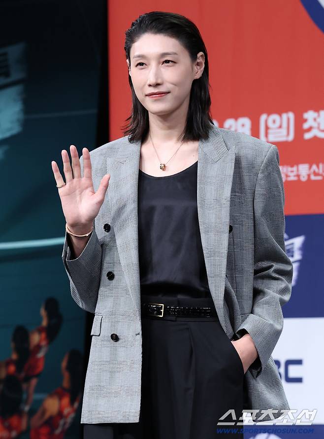 MBC 예능 '신인감독 김연경' 제작발표회가 24일 오후 서울 상암동 MBC 사옥에서 열렸다. 김연경이 포즈 취하고 있다. 정재근 기자 cjg@sportschosun.com/2025.9.24/