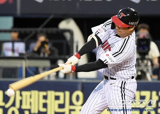 20일 잠실구장에서 열린 LG 트윈스와 삼성 라이온즈의 경기. LG 문보경이 타격을 하고 있다. 잠실=박재만 기자 pjm@sportschosun.com/2025.09.20/