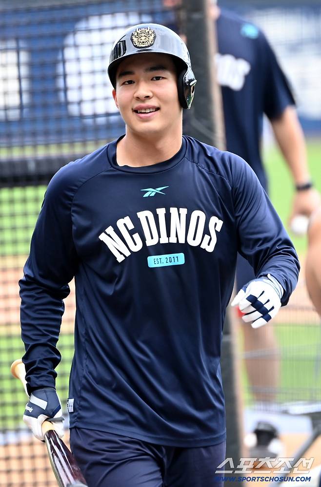 18일 창원NC파크에서 열린 삼성과 NC의 경기, NC 김휘집이 타격훈련을 하고 있다. 창원=허상욱 기자wook@sportschosun.com/2025.09.18/