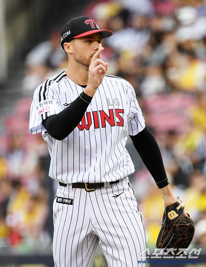 20일 잠실구장에서 열린 LG 트윈스와 삼성 라이온즈의 경기. LG 톨허스트가 숨을 고르고 있다. 잠실=박재만 기자 pjm@sportschosun.com/2025.09.20/